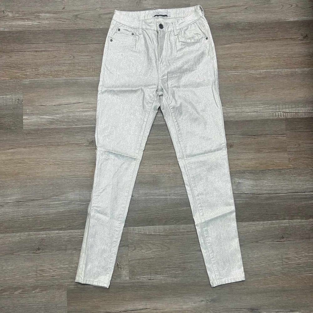 Q2 Silver Skinny Jeans Sleek Style